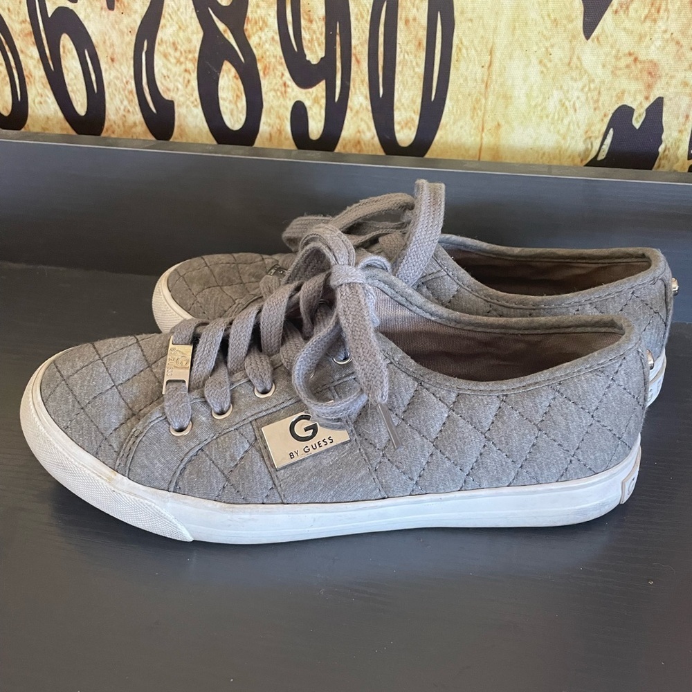 G by GUESS Women's Backer Sneakers Size 6